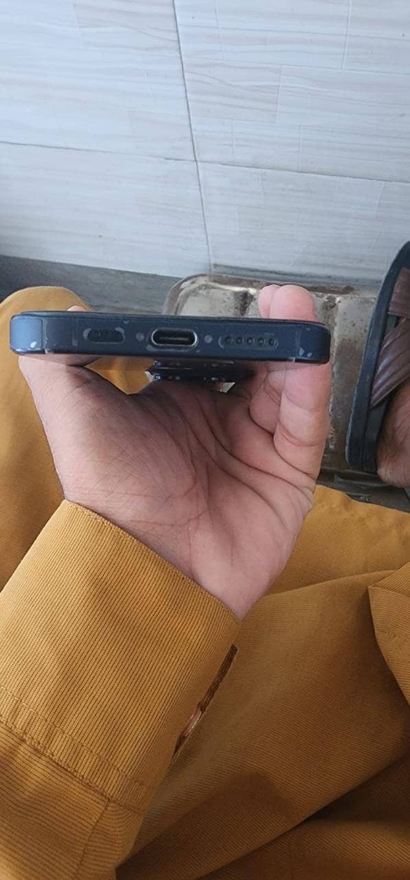 Apple iPhone 15 Pro JV 4