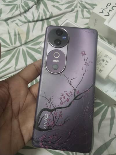 Vivo V40