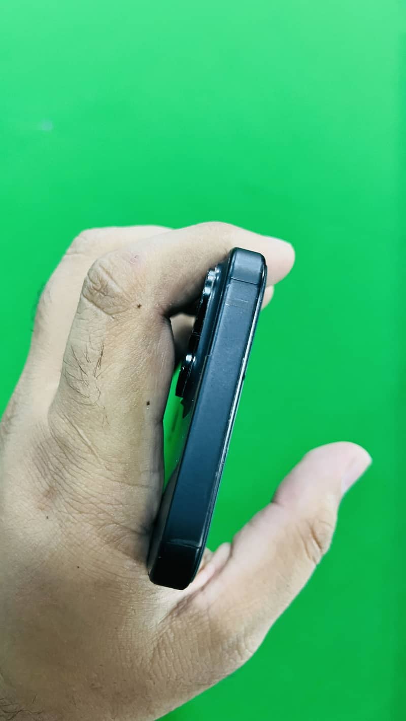 Apple iPhone 15 6