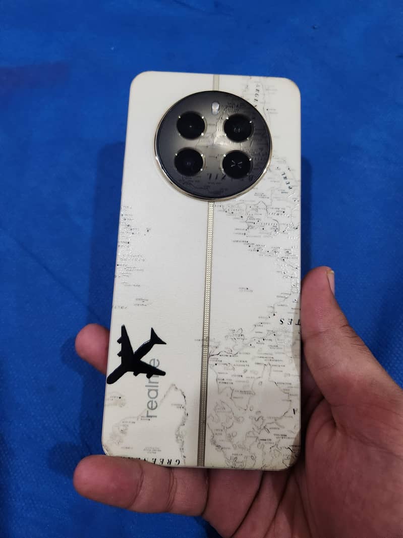 Realme 12 Plus 0