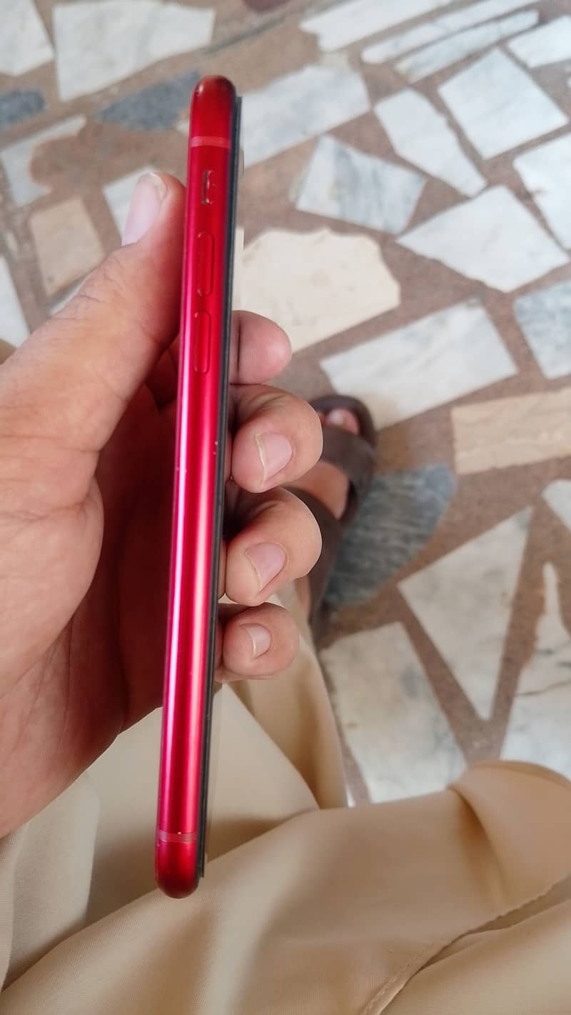 Apple iPhone XR 0