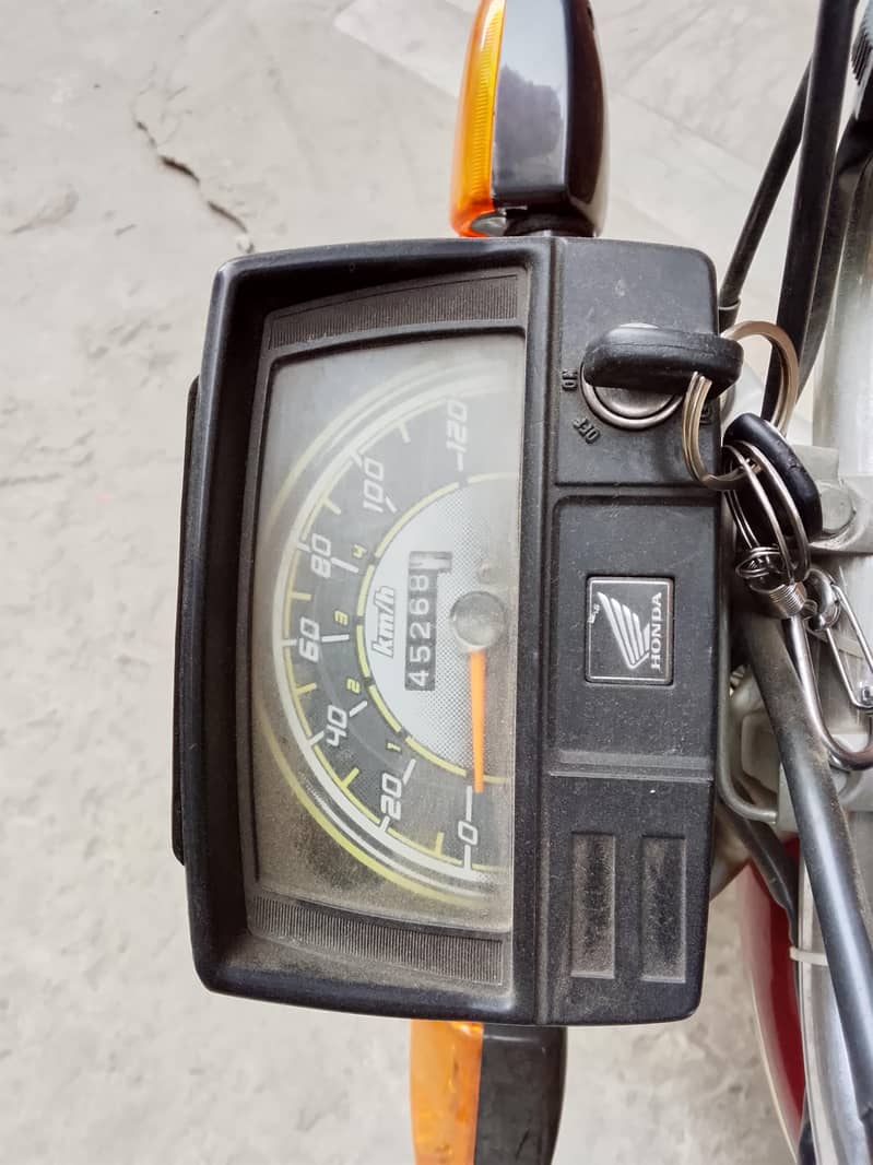 HONDA CD70 2021 Model 4