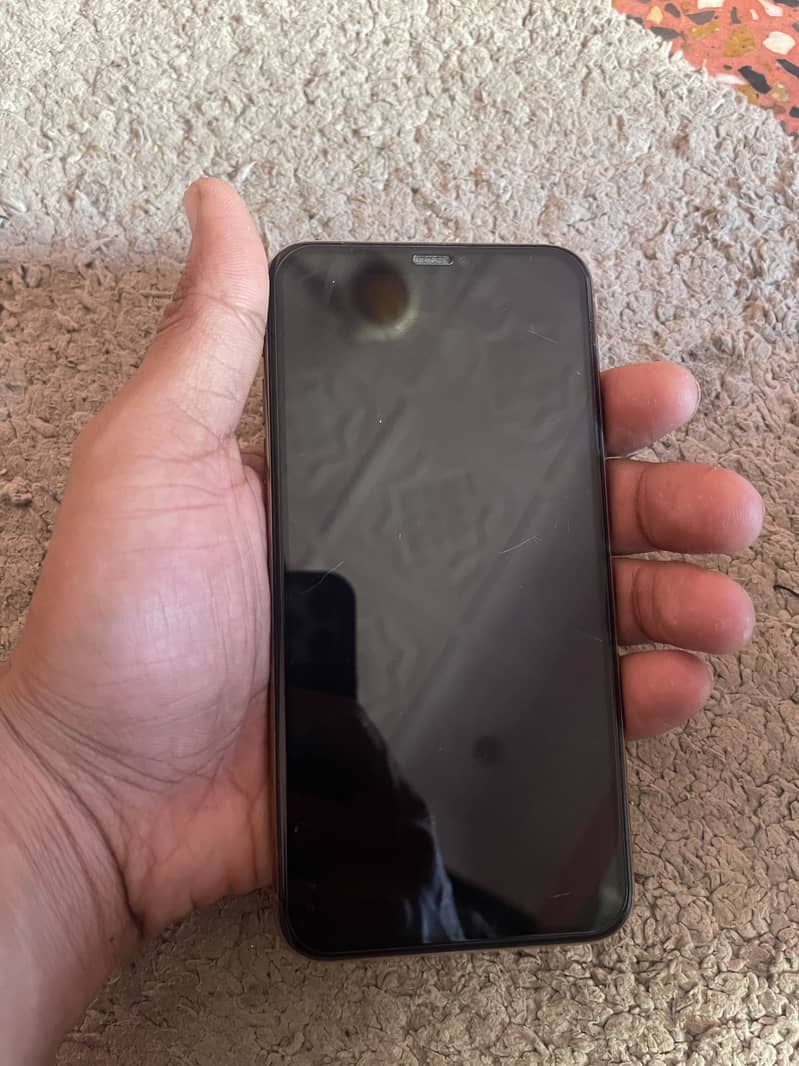 Apple iPhone 11 Pro Max 2