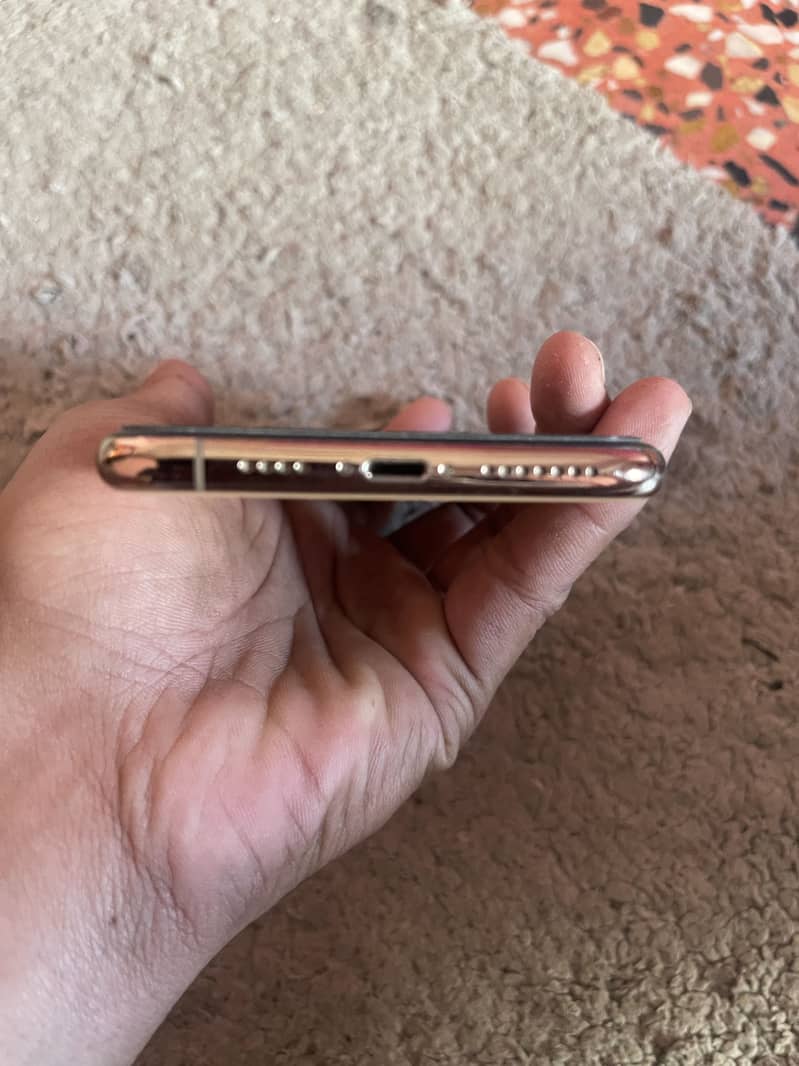 Apple iPhone 11 Pro Max 3