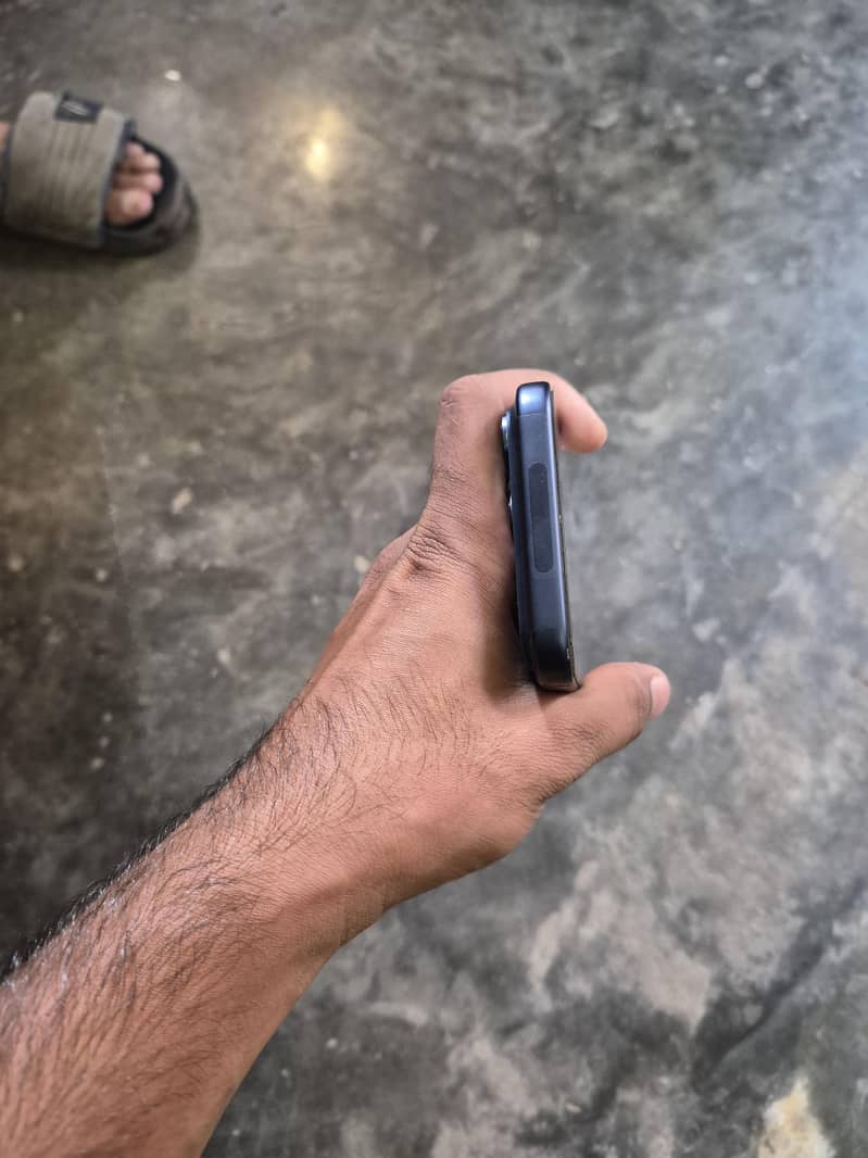 Apple iPhone 17 Pro Max 3
