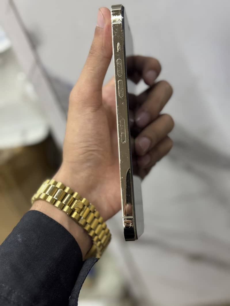 Apple iPhone 12 Pro Max 3