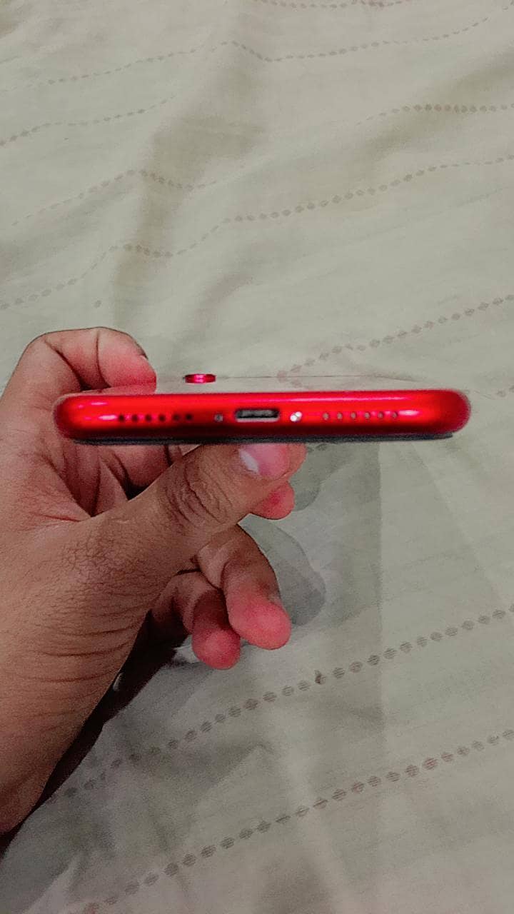 Apple iPhone XR 4