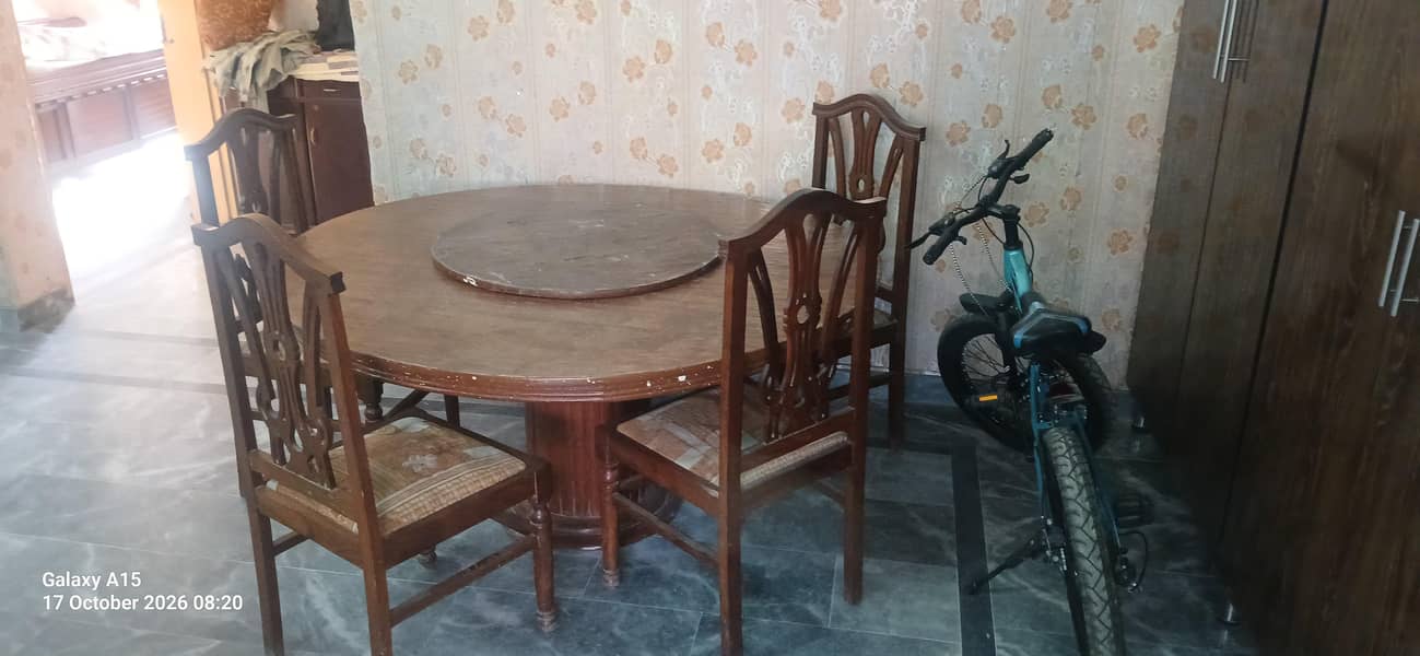 Dining Table 0