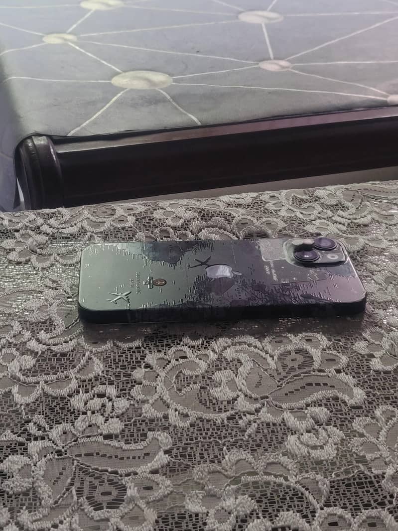 Apple iPhone 13 1