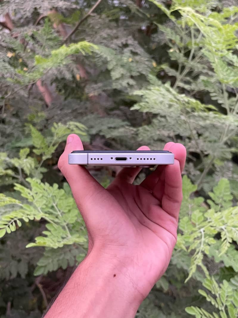 Apple iPhone XR 4