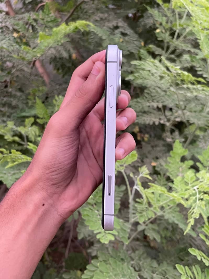 Apple iPhone XR 7