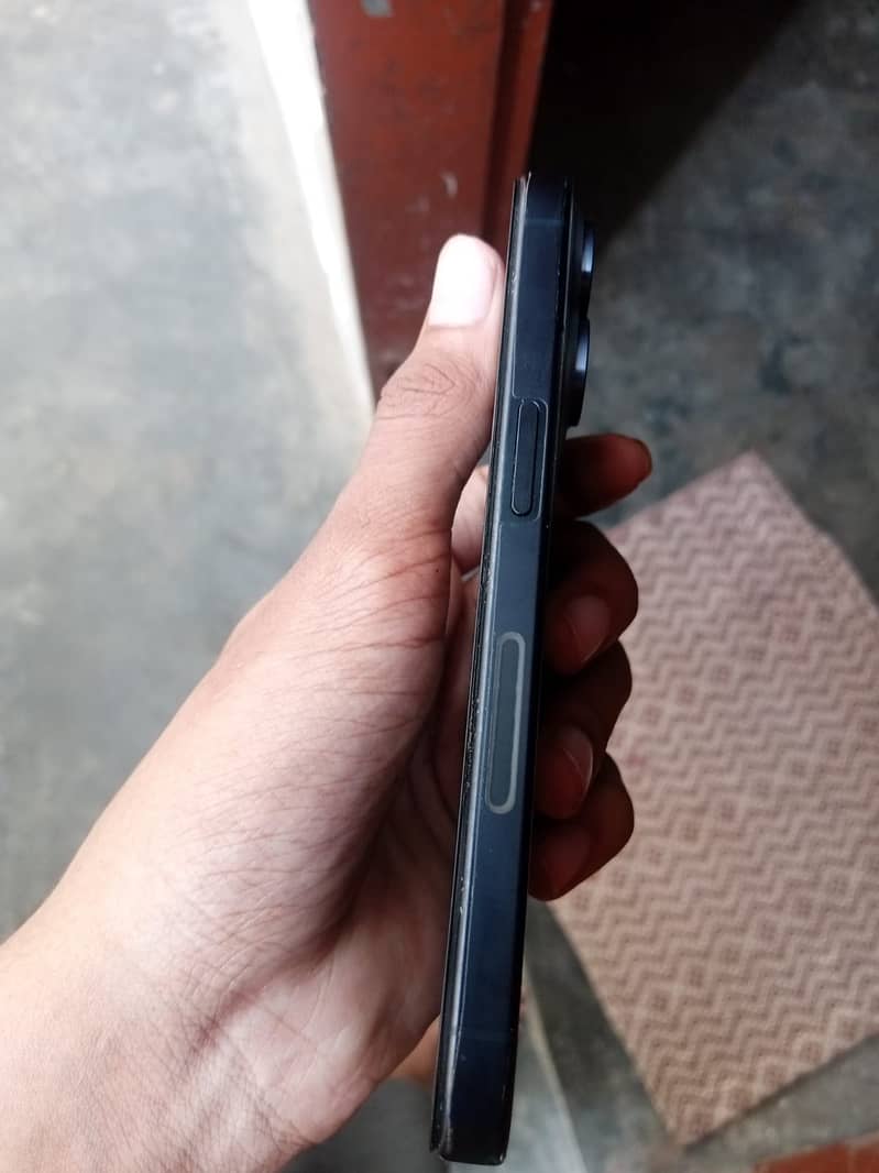 Apple iPhone 15 Pro 2