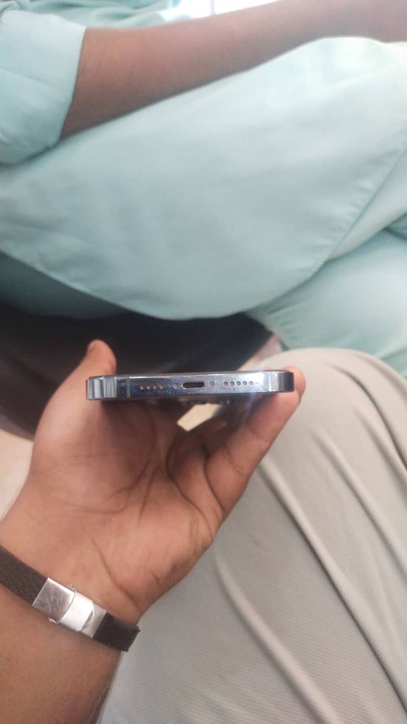 Apple iPhone 13 Pro Max 3