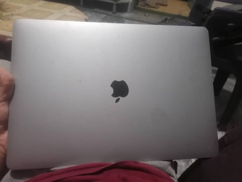 Macbook pro 2018 16 inch 0