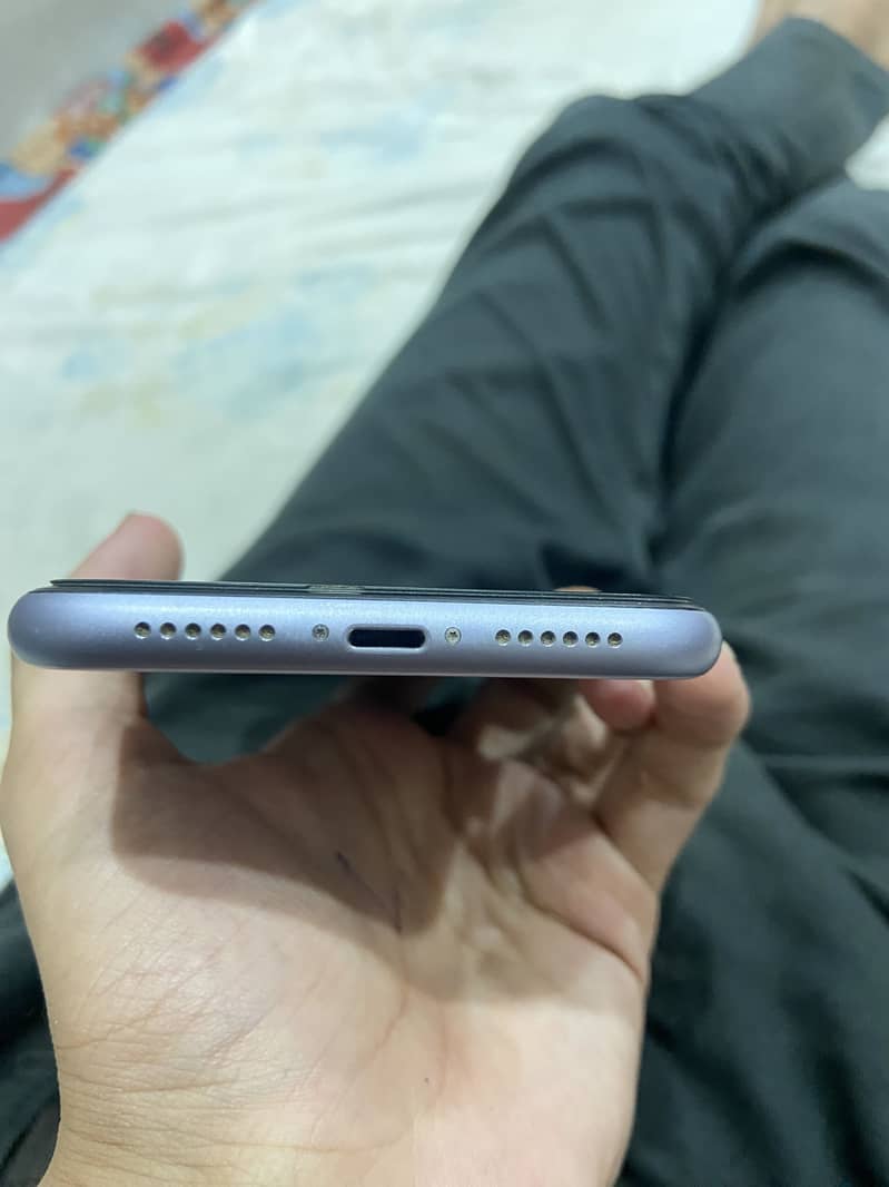 Apple iPhone 11 5