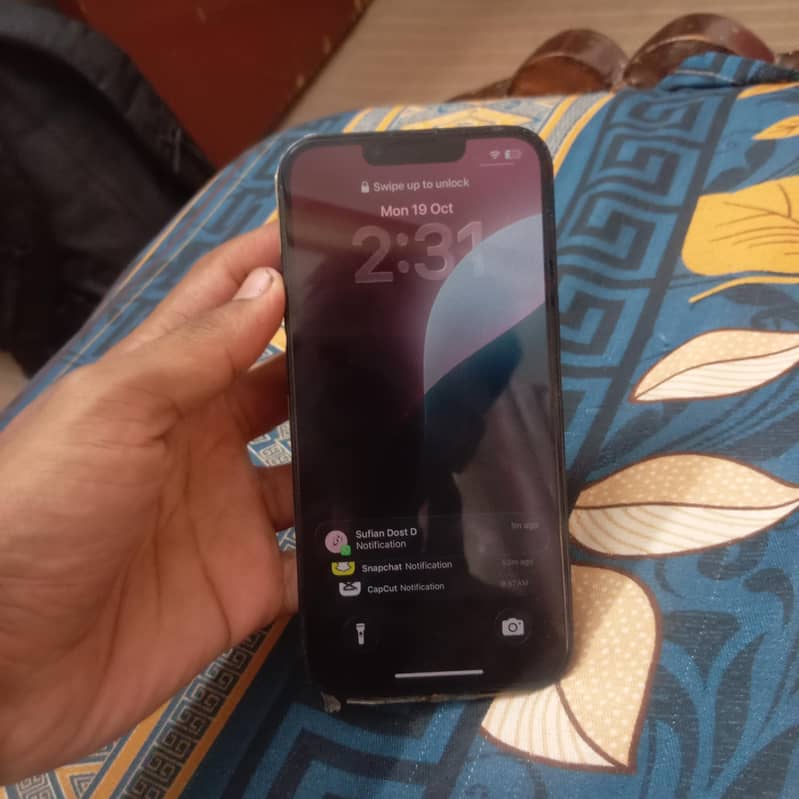 Apple iPhone 13 3