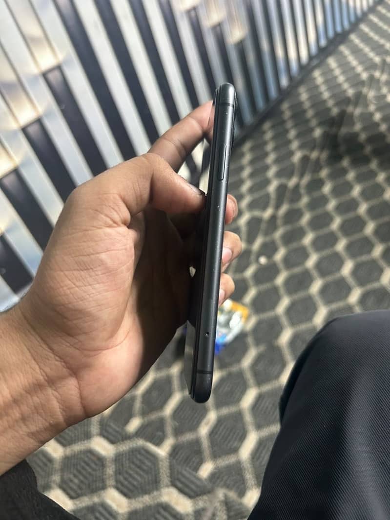 Apple iPhone 11 1