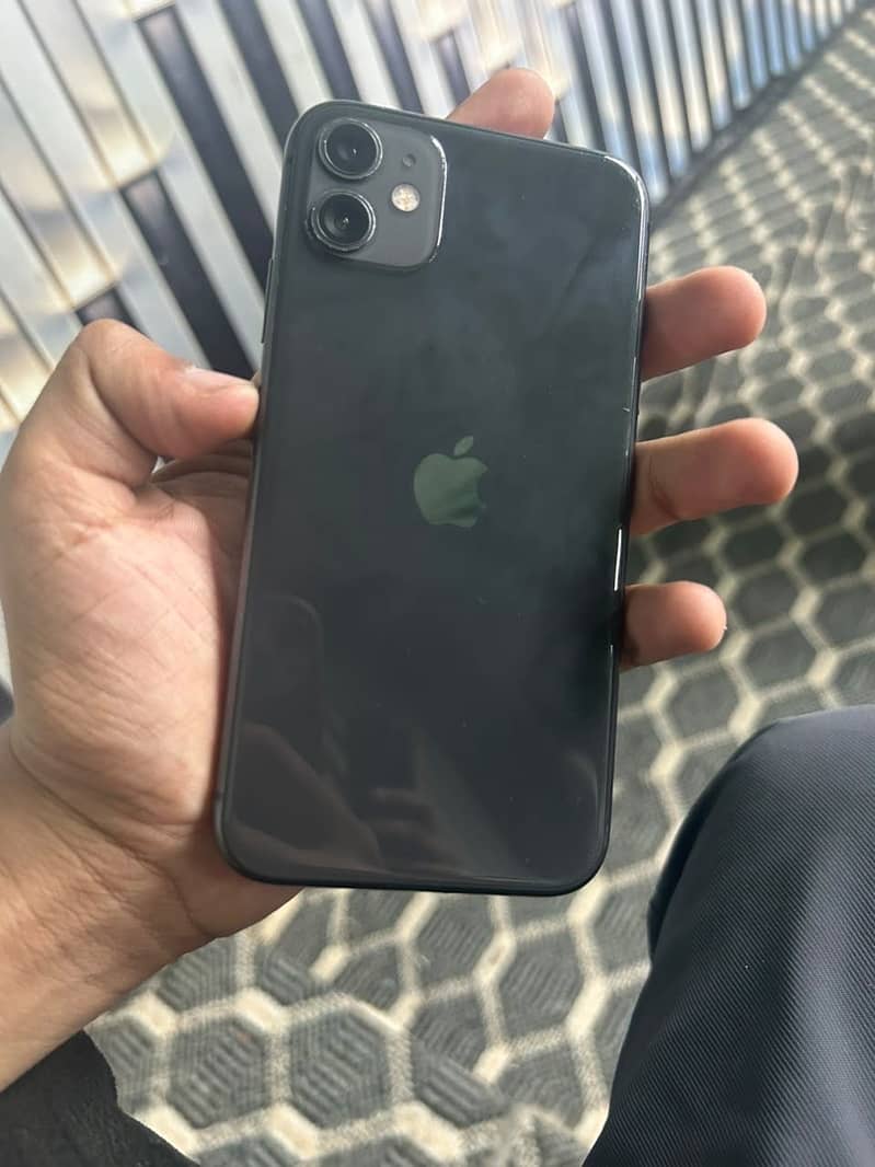 Apple iPhone 11 4