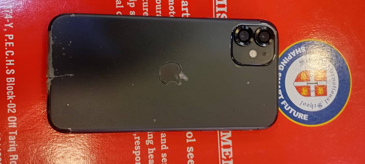 Apple iPhone 11 0