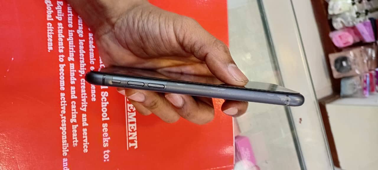 Apple iPhone 11 2