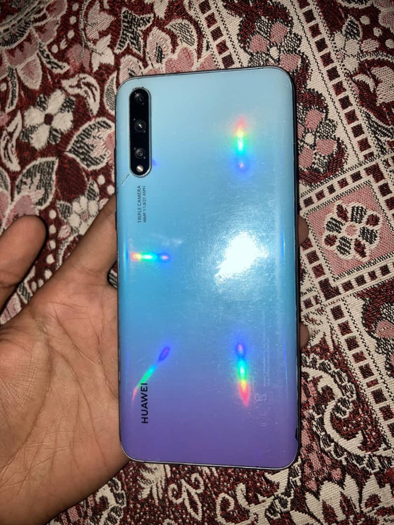 Huawei Y8p 3