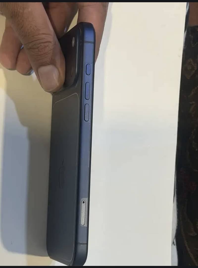 Apple iPhone 17 Pro Max 6