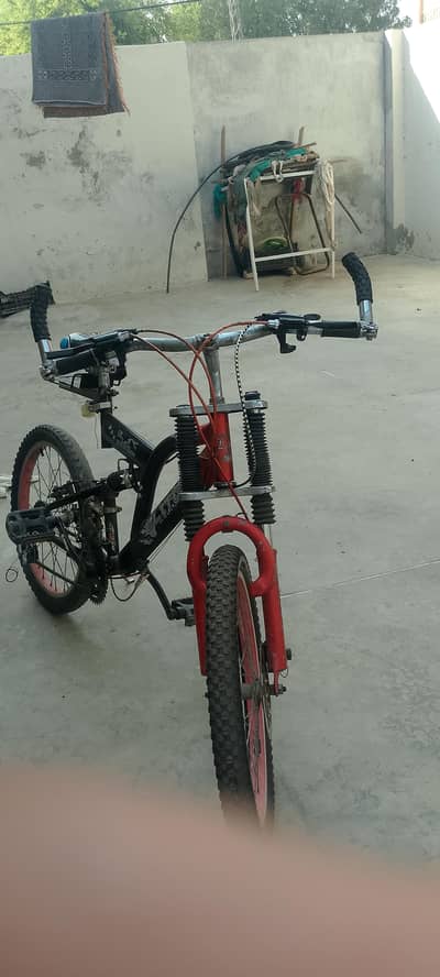 MOUNTAIN CYCLE