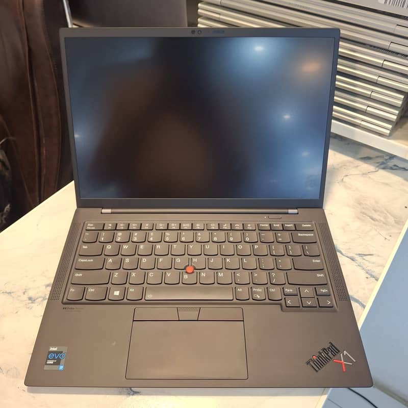 Lenovo x1 CARBON Core i7 11th Generation - Laptops - 1120638309