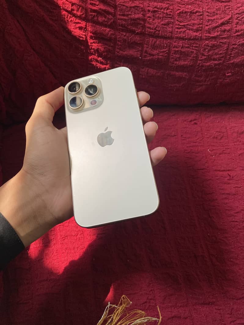 Apple iPhone 16 Pro Max JV 0