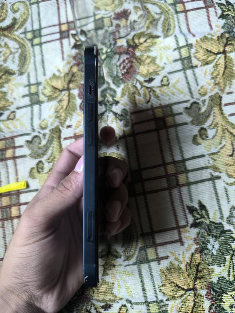 Apple iPhone 13 JV 2