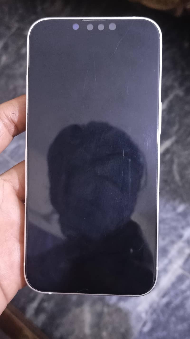 Apple iPhone 13 1