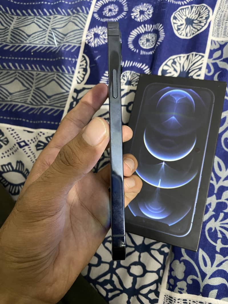 Apple iPhone 12 Pro 2