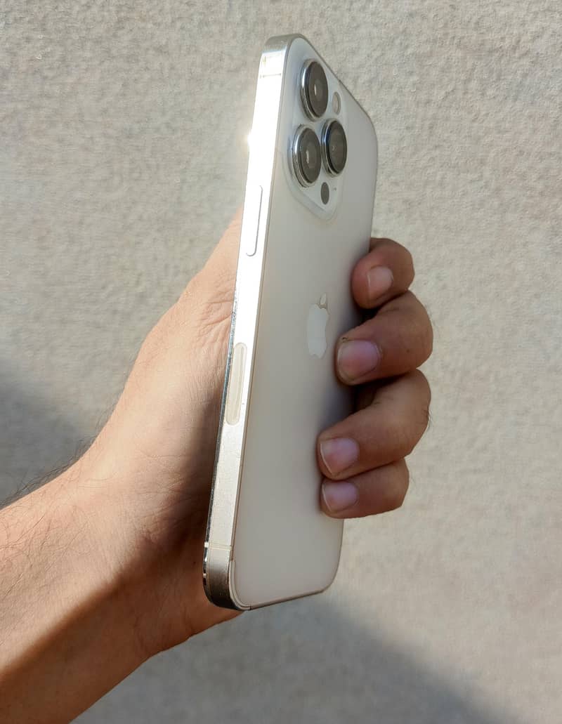 Apple iPhone 13 Pro 1
