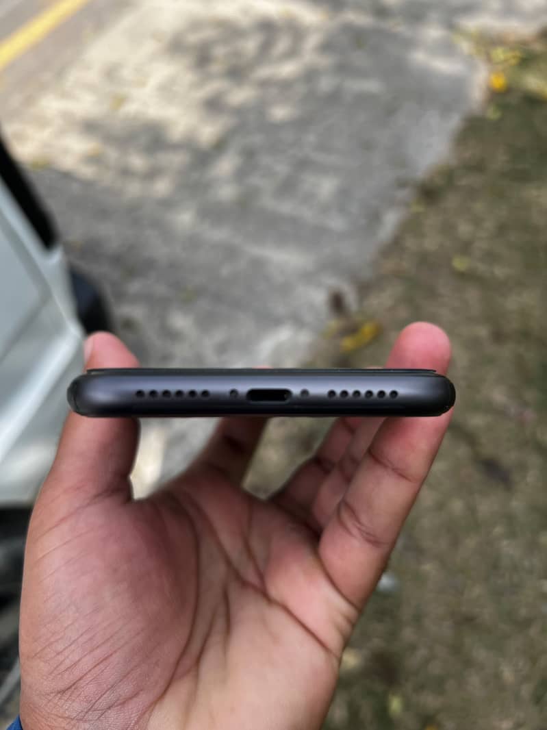 Apple iPhone 11 2