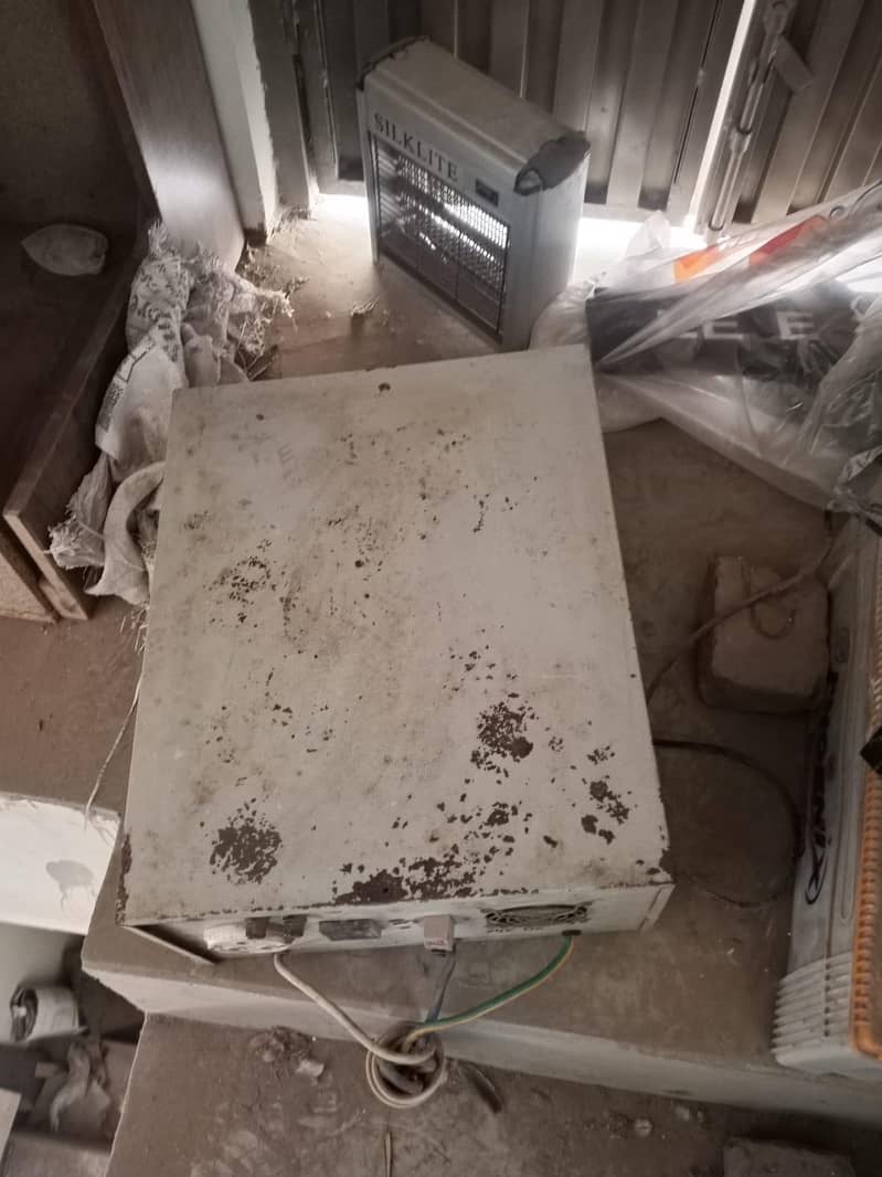 micro 2000 watts ups 4