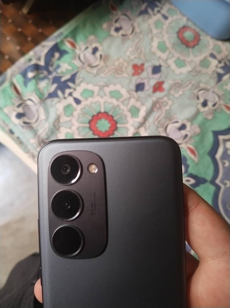 Tecno Spark 40 pro Plus 3