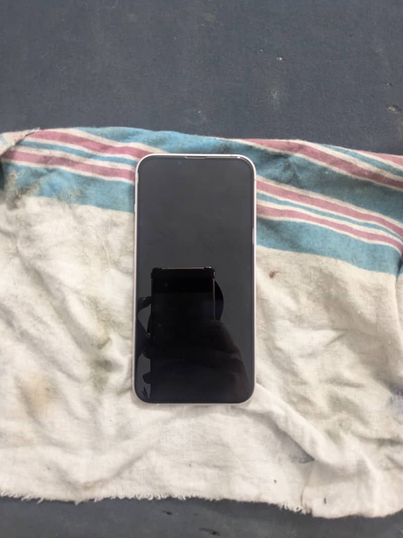 Apple iPhone 13 2