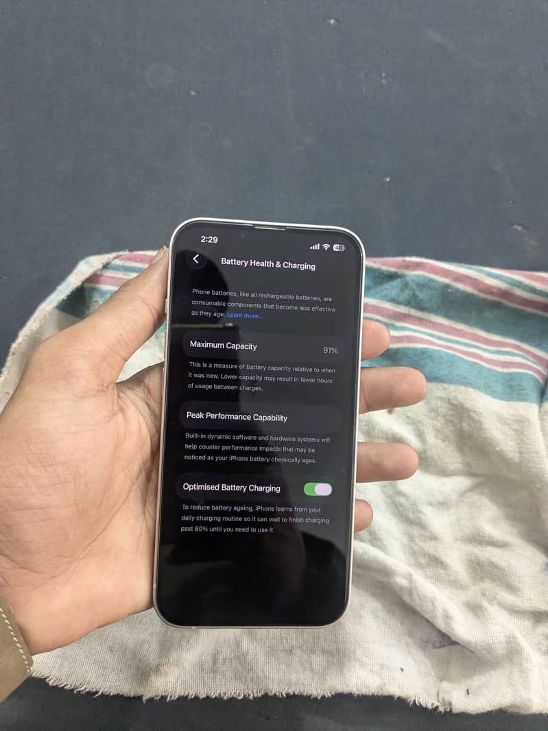 Apple iPhone 13 4
