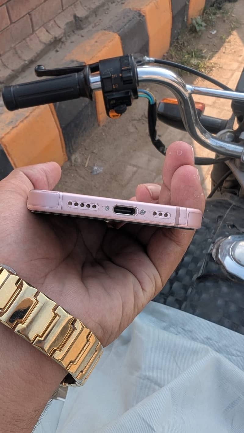 Apple iPhone 15 1