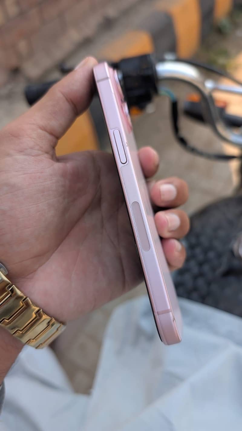 Apple iPhone 15 2