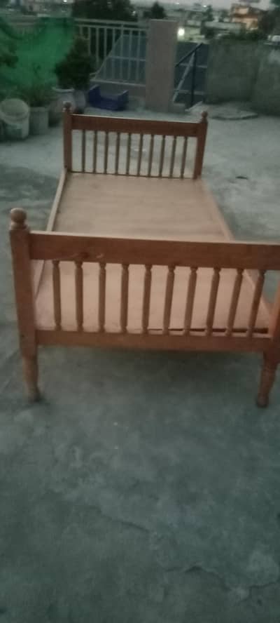 bunk bed and drawing room table