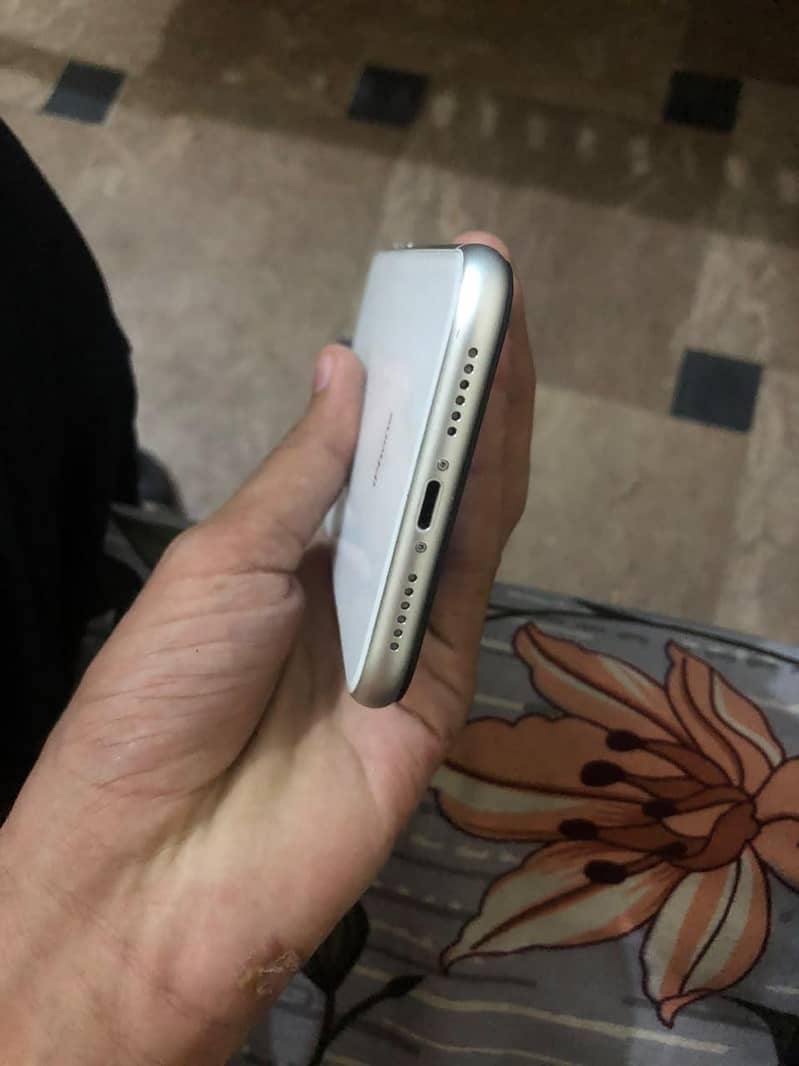 Apple iPhone XR 3