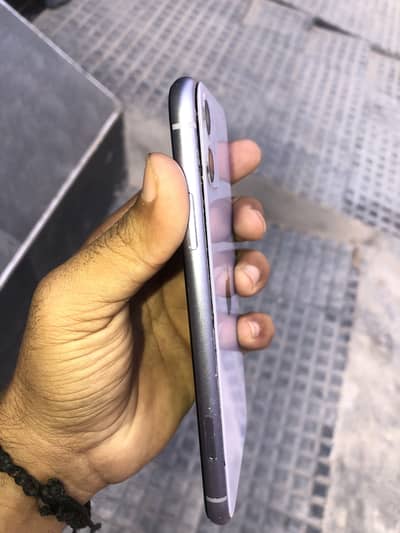 Apple iPhone 11 128 gb sim glitch