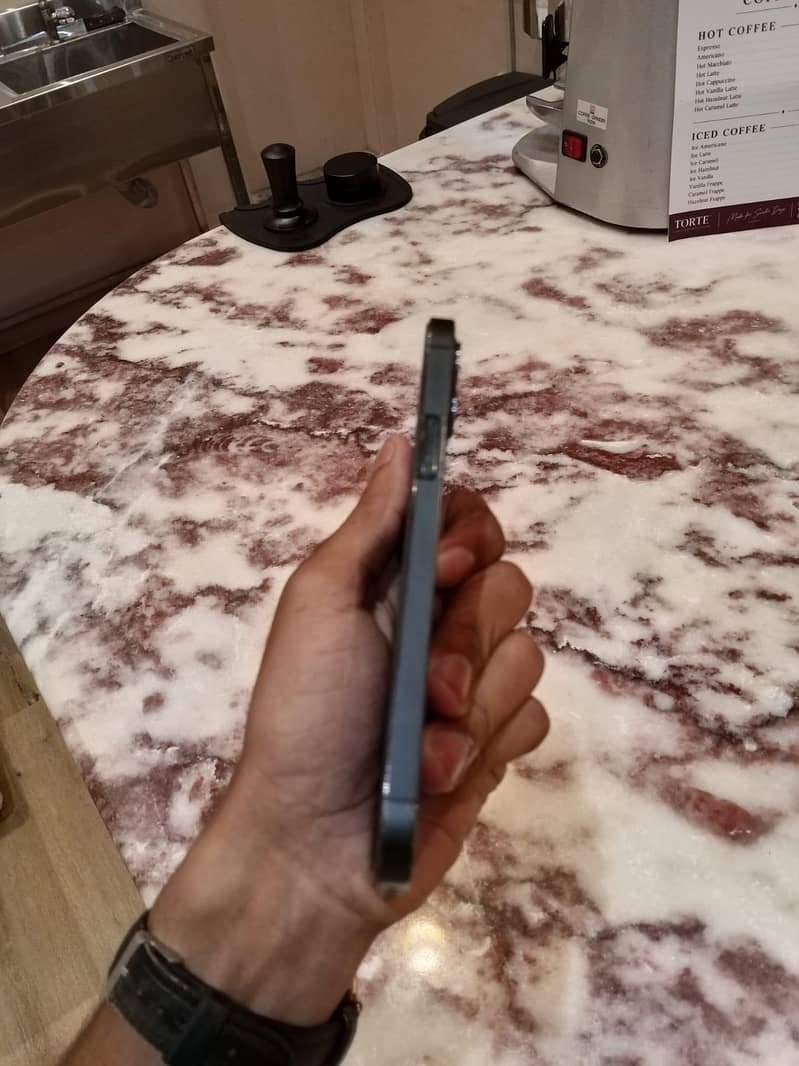 Apple iPhone 12 Pro 1