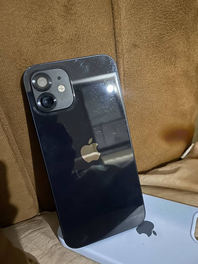 Apple iPhone 12 4
