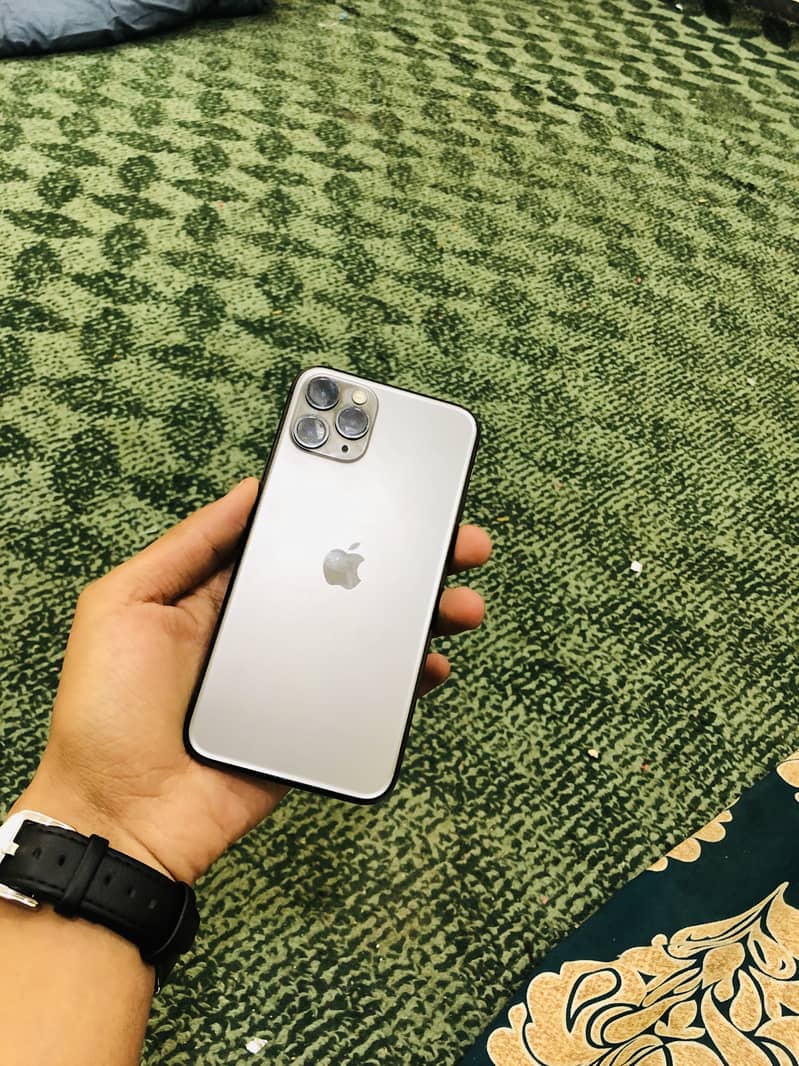 Apple iPhone 11 Pro 6