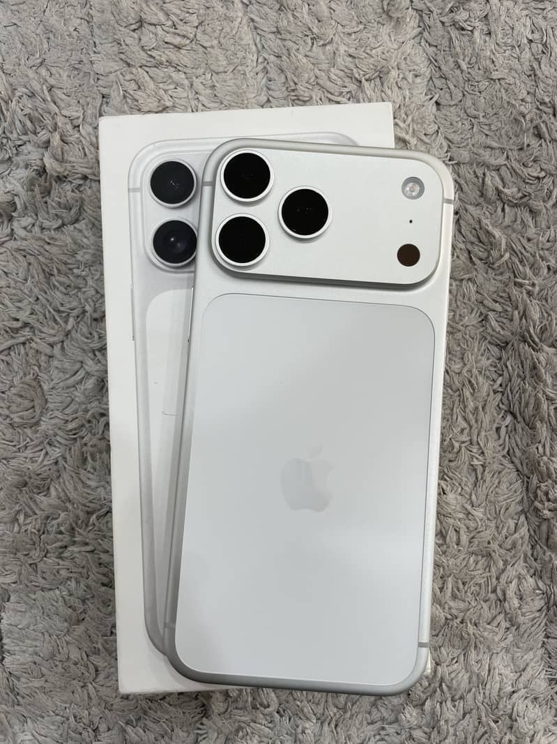 Apple iPhone 17 Pro Max 0