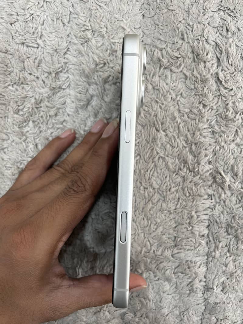 Apple iPhone 17 Pro Max 3