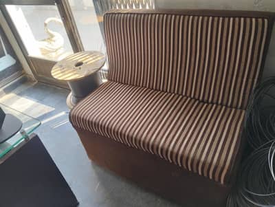 2 seater sofa total 4 sofa