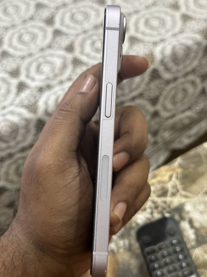 Apple iPhone 14 2